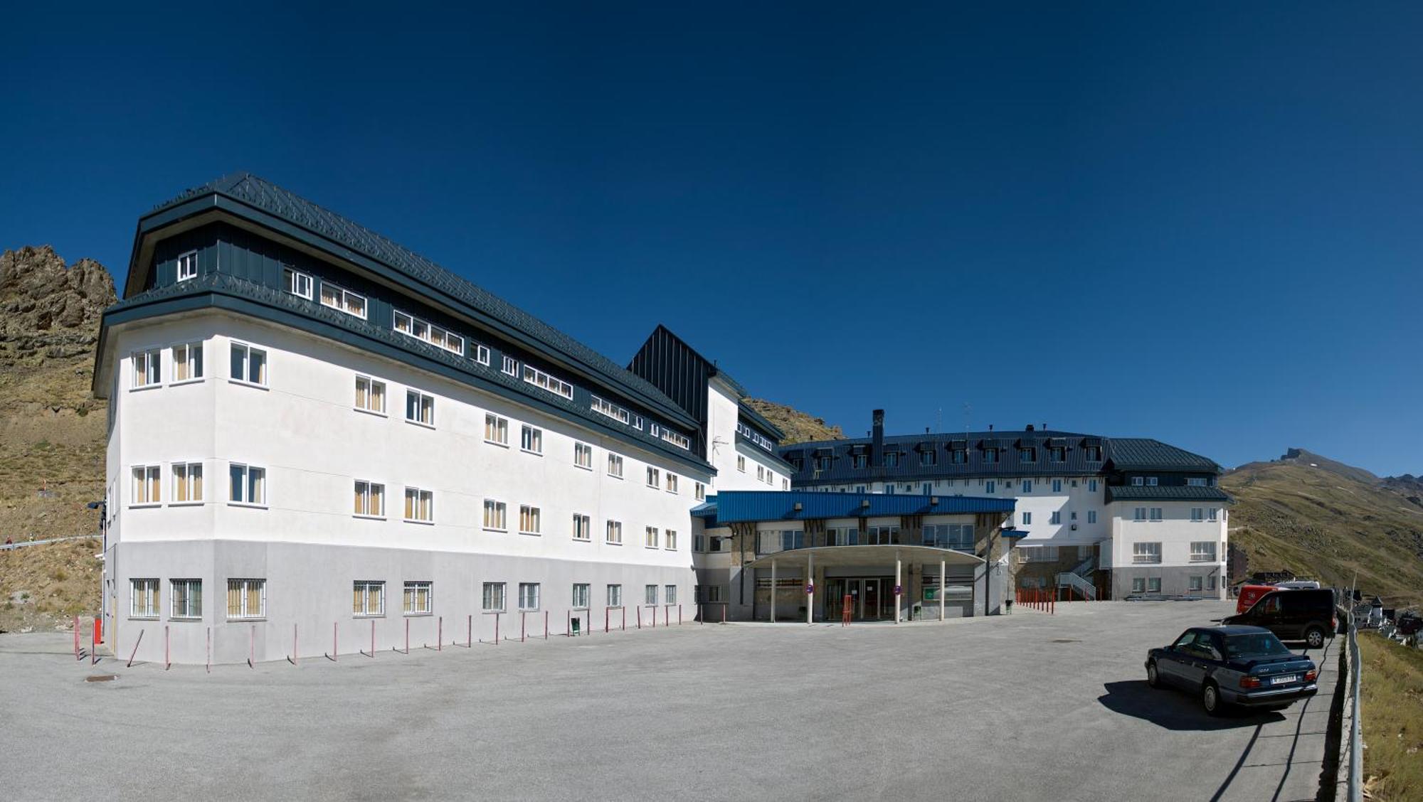 Albergue Inturjoven Sierra Nevada Luaran gambar