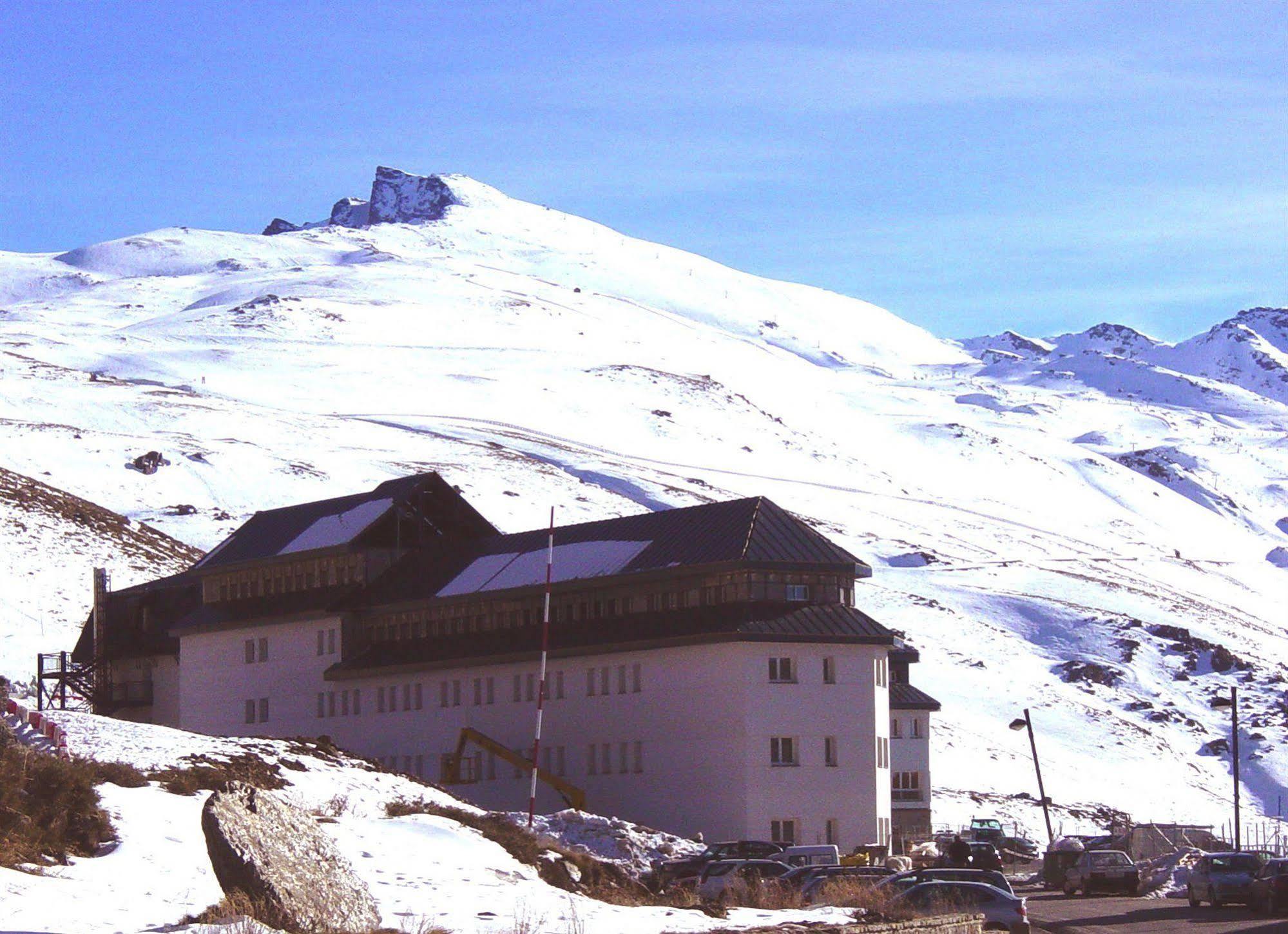 Albergue Inturjoven Sierra Nevada Luaran gambar